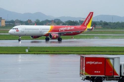 Cấp tốc ứng phó bão số 5, bảo đảm hoạt động bay an toàn, thông suốt
