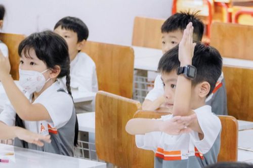 Nhiều tỉnh, thành miền Trung cho học sinh hoãn tựu trường vì bão số 5