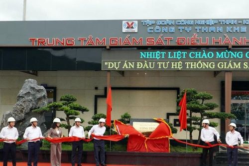 Gắn biển công trình chào mừng Đại hội đại biểu Đảng bộ Chính phủ nhiệm kỳ 2025 – 2030