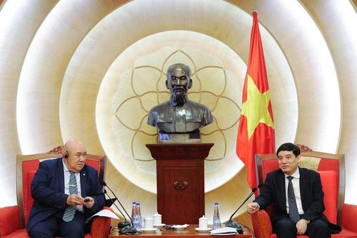 Chủ nhiệm Ủy ban Văn hóa và Xã hội Nguyễn Đắc Vinh tiếp Giám đốc khu vực Tây Thái Bình Dương của WHO