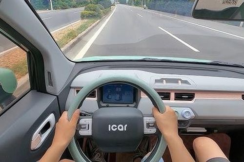 Xuất hiện ô tô điện mini giá rẻ hơn cả Honda SH 350i