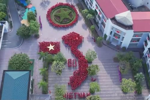 Học sinh Thủ đô hướng về đại lễ