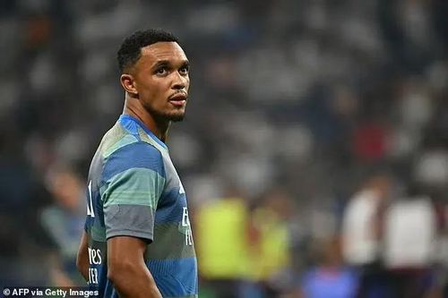 Trent Alexander-Arnold bị loại khỏi đội hình xuất phát của Real Madrid