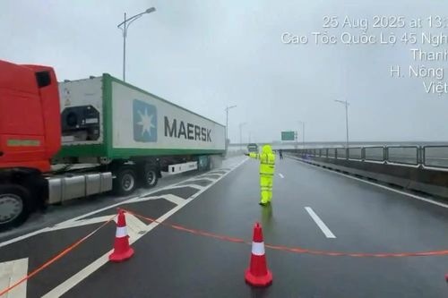 Cao tốc Bắc – Nam qua Nghệ An tạm dừng vì bão