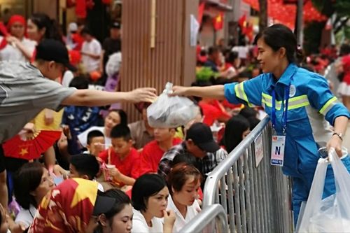 Không xả rác bừa bãi vì Thủ đô sạch đẹp