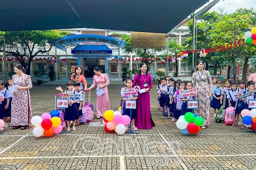 Hơn 77.700 học sinh khối 1, 9 và 12 ở Cà Mau nô nức tựu trường