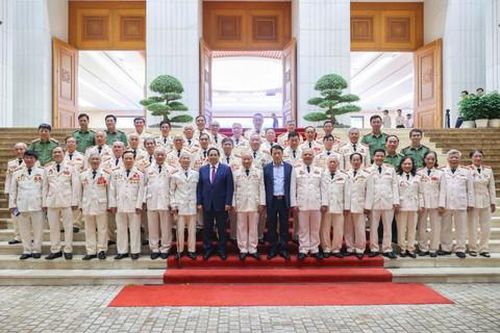 Thủ tướng Phạm Minh Chính gặp mặt thân mật cán bộ Công an chi viện chiến trường miền Nam