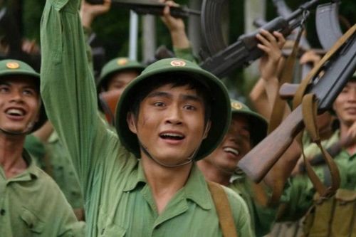 Xem 'Mưa Đỏ' quá nghẹn ngào, 'Mùi Cỏ Cháy' cũng sẽ khiến bạn day dứt không kém