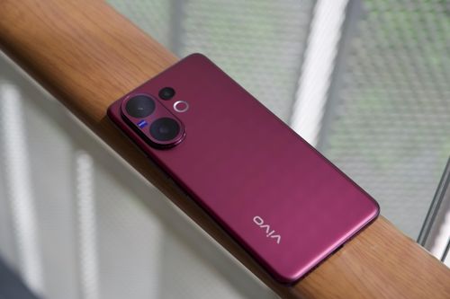 Smartphone cận cao cấp có pin lớn nhất trên thị trường