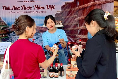 Hàng tiêu dùng truyền thống Việt kết nối thế giới