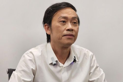 Hoài Linh: 'Tôi vẫn phải uống thuốc ngủ'