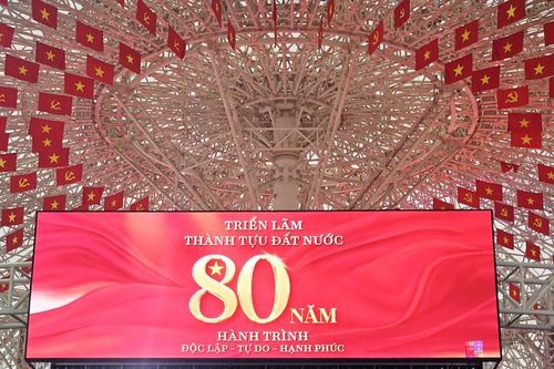 Chạy đua thời gian hoàn tất gian trưng bày Triển lãm Thành tựu đất nước 80 năm