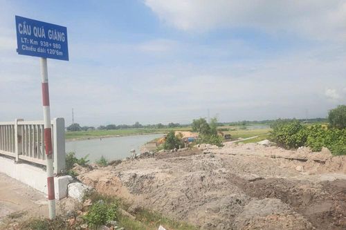 Đà Nẵng: Bãi tập kết bùn thải, đất cát gây ô nhiễm môi trường