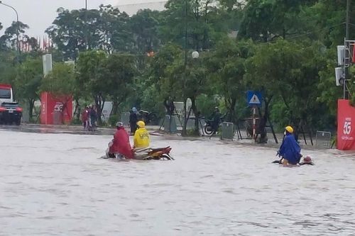 Kinh nghiệm giữ xe máy hoạt động tốt sau mưa lớn, ngập sâu