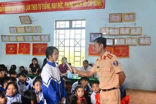 Gia Lai: Đẩy mạnh tuyên truyền an toàn giao thông cho học sinh