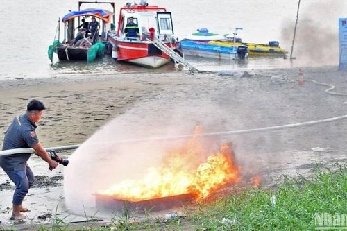 Tăng cường an ninh trật tự, cứu nạn, cứu hộ trên tuyến đường thủy