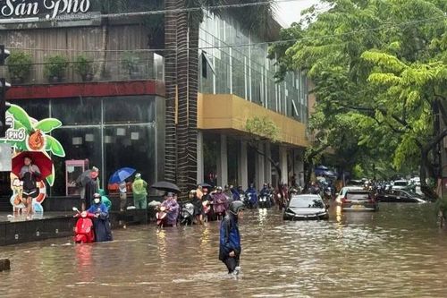 Hà Nội: Mưa lớn trên diện rộng, nhiều điểm ngập úng