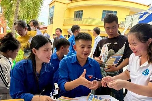 2.000 việc làm đợi đón sinh viên, người lao động tại Điện Biên