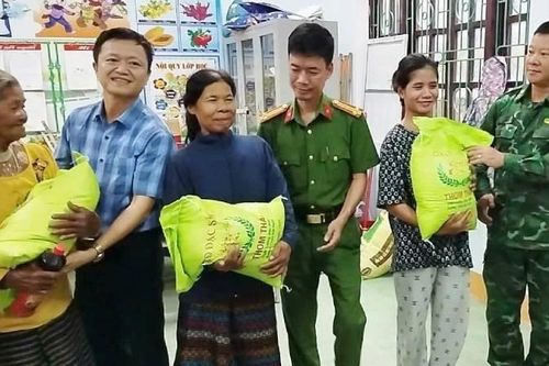 Quảng Trị: 5 người bị thương do buộc mái nhà phòng, chống bão