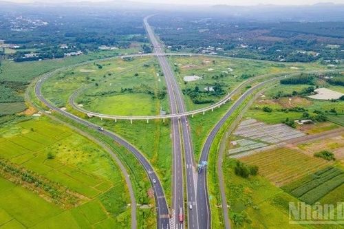 Mỗi 'bước ngoặt' phát triển của đất nước, đều ghi đậm dấu ấn ngành giao thông