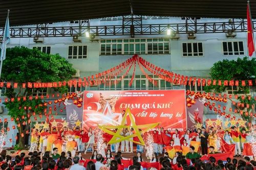 Học sinh Hà Nội tri ân lịch sử, nuôi dưỡng niềm tin và khát vọng dựng xây tương lai