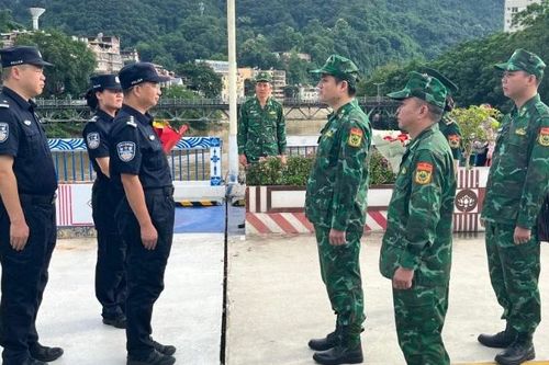 Lào Cai tăng cường phối hợp tuần tra kiểm soát bảo đảm an ninh biên giới