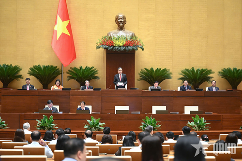 Nhìn lại 80 năm hoàn thiện 'thần linh pháp quyền'