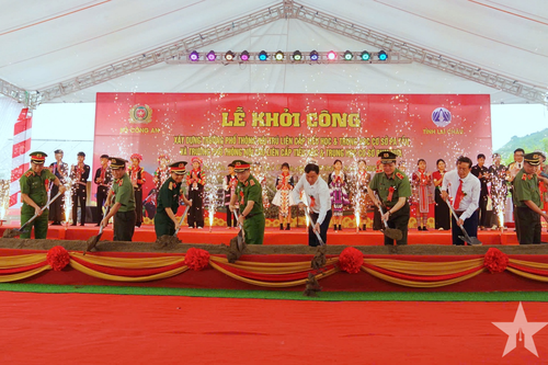 Lai Châu khởi công các dự án đầu tư xây dựng trường nội trú liên cấp