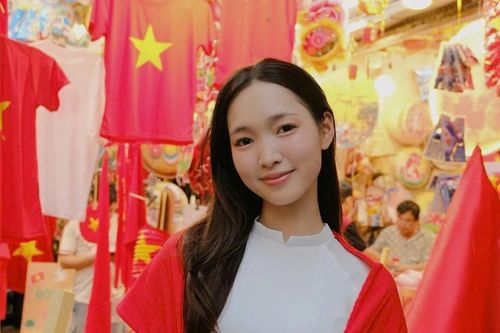 Phố Hàng Mã (Hà Nội): Điểm hẹn sống ảo 'cờ hoa' không thể bỏ lỡ dịp Lễ 2/9