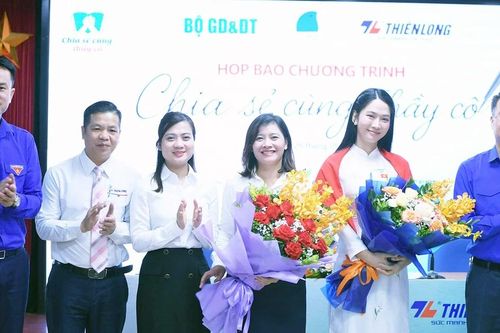 'Chia sẻ cùng thầy cô' 2025: Tri ân thầy cô vùng khó khăn, lan tỏa trên mạng xã hội