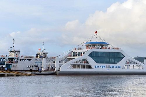 Hải Phòng dỡ lệnh cấm biển, phà chở khách ra Cát Bà trở lại hoạt động