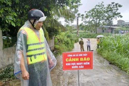 Tuyên Quang: Một phụ nữ bị lũ cuốn trôi