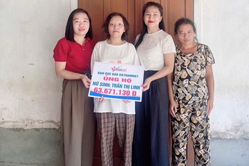 Báo VietNamNet trao hơn 63 triệu đồng tới nữ sinh nghèo hiếu học ở Hà Tĩnh
