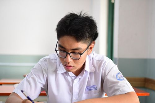 Tình cảnh bơ vơ của loạt thí sinh đỗ 'ảo', Trường Đại học Sư phạm TPHCM nói gì?