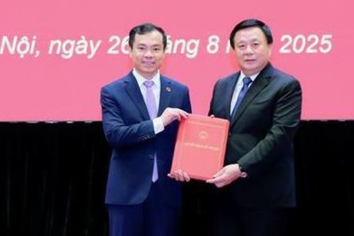 Ông Nguyễn Mạnh Hùng làm Phó Giám đốc Học viện Chính trị quốc gia Hồ Chí Minh
