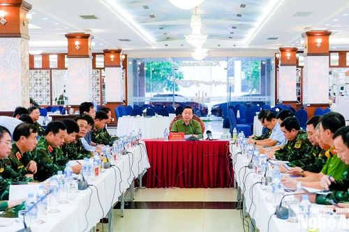 Phó Thủ tướng Trần Hồng Hà chủ trì họp đánh giá thiệt hại, khắc phục sau bão, ứng phó hoàn lưu bão số 5