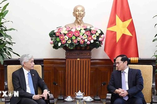 Tham khảo Chính trị Việt Nam-Singapore lần thứ 17