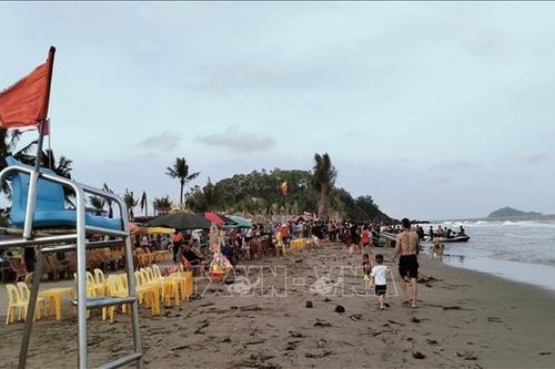 Tìm thấy thi thể nạn nhân còn lại trong vụ học sinh rủ nhau tắm biển tại Thanh Hóa