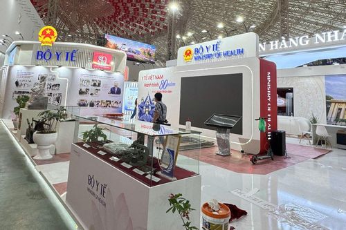 Bộ Y tế gấp rút hoàn thiện triển lãm '80 năm Y tế Việt Nam - Vì sức khỏe nhân dân'