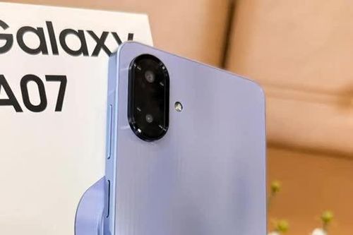 Samsung giới thiệu smartphone chống nước, cấu hình tốt, giá 3,1 triệu tại Việt Nam