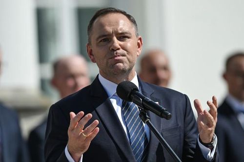 Tổng thống Ba Lan phủ quyết luật hỗ trợ người tị nạn Ukraine, đe dọa kết nối Starlink của Kiev