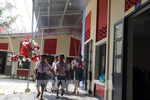 Vững bước đến trường từ miền biên giới An Giang