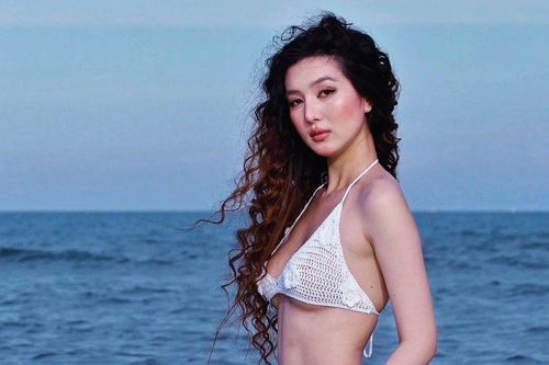 Vợ Hồ Quang Hiếu diện áo tắm bé xíu khoe vẻ đẹp nóng bỏng của 'mẹ một con'