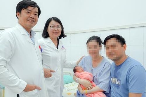 Hành trình làm mẹ của người phụ nữ mắc bệnh hiếm