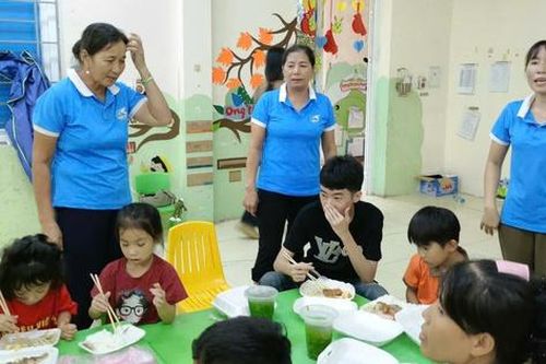 Thanh Hóa: Hội LHPN các cấp tích cực tham gia chống bão số 5, phục vụ hậu cần