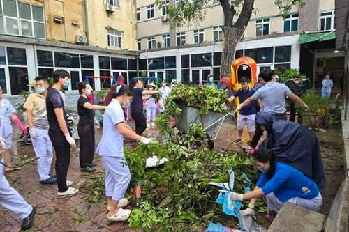 Nhiều cơ sở y tế ở Nghệ An bị hư hỏng do bão số 5, khẩn trương khắc phục để đảm bảo khám chữa bệnh