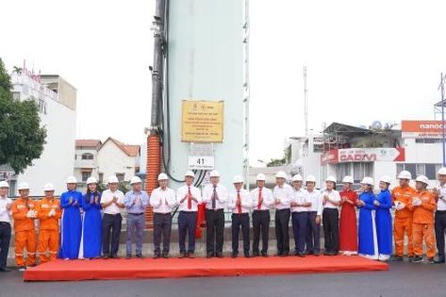 Ngành điện TP. Hồ Chí Minh gắn biển công trình mừng Quốc khánh 2/9