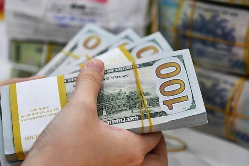 Các ngân hàng thương mại đã mua vào 800 triệu USD trong ngày 25/8