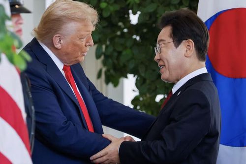 Hàn Quốc rót tiền ồ ạt vào Mỹ, Tổng thống Trump vẫn tuyên bố giữ nguyên thuế quan