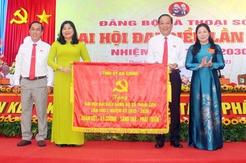 Xây dựng Đảng bộ xã Thoại Sơn và hệ thống chính trị ngang tầm nhiệm vụ